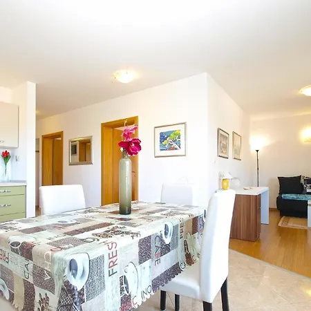 Apartment Fuer 4 Personen Ca 54 Qm In Fazana-surida, Istrien Istrische Riviera Valbandon
